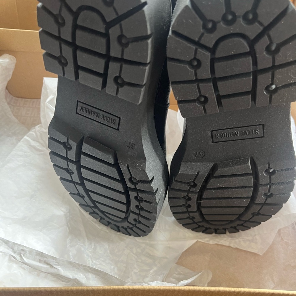 Steve Madden Leather Combat/Chelsea Boots - Picture 5 of 5